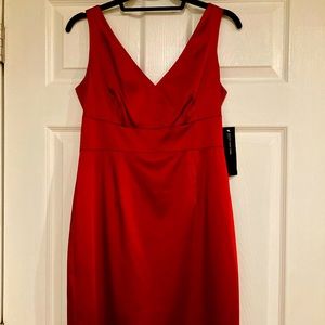 Jones New York red satin cocktail dress. NWT. Size 6.